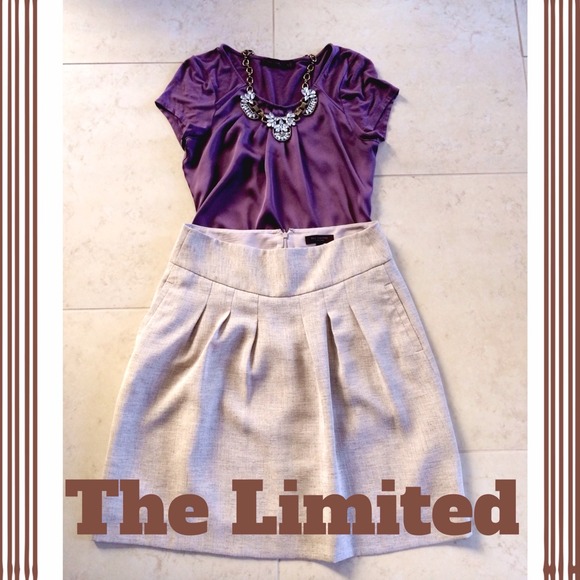🚫SOLD in Bundle🚫Plum Top from The Limited