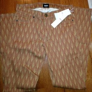 ⬇️REDUCED⬇️ New HUDSON leaf pattern skinny jeans