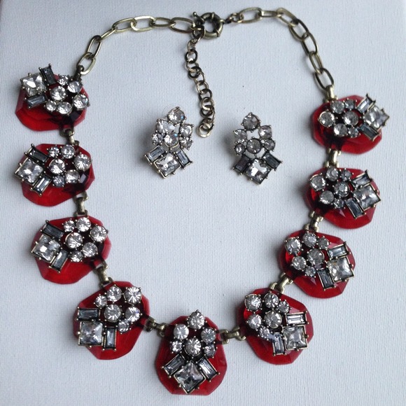 Dazzling pebbles stones crystals necklace earrings