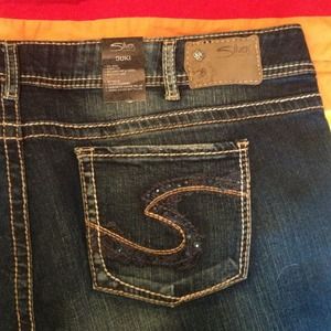 silver jeans size 22 plus. Brand new w tag.