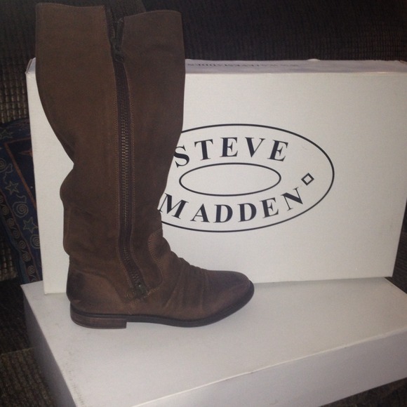 Steve Madden Linderr  brown Boot size 9
