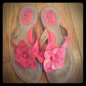 BOC PINK SLIPPERS/ flip flops size 8