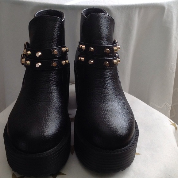Ankle boots