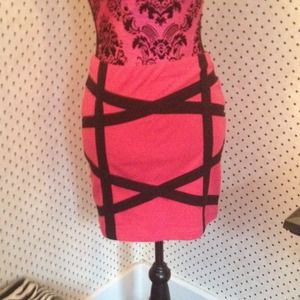 Pink pencil skirt with black crossed lines