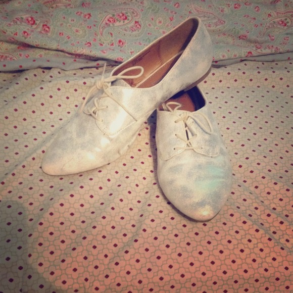 Shiny silver shoes 😊