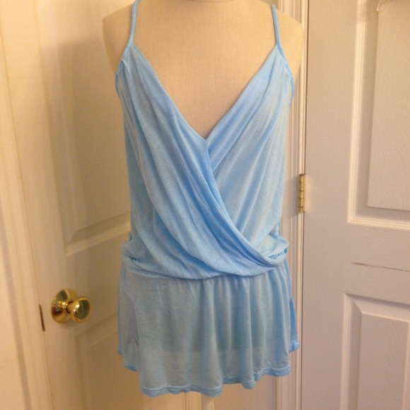 🚫SOLD🚫Beautiful Baby Blue Michael Stars top