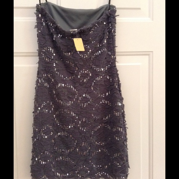 Dress - Picture 2 of 2