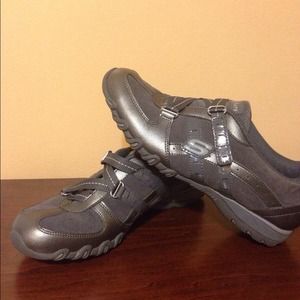 Skechers size 7