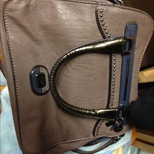 Guess Handbag! Very good condition.$45.00 obo