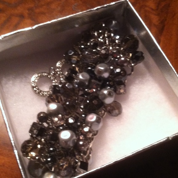 PREMIER DESIGNS - Picture 3 of 3