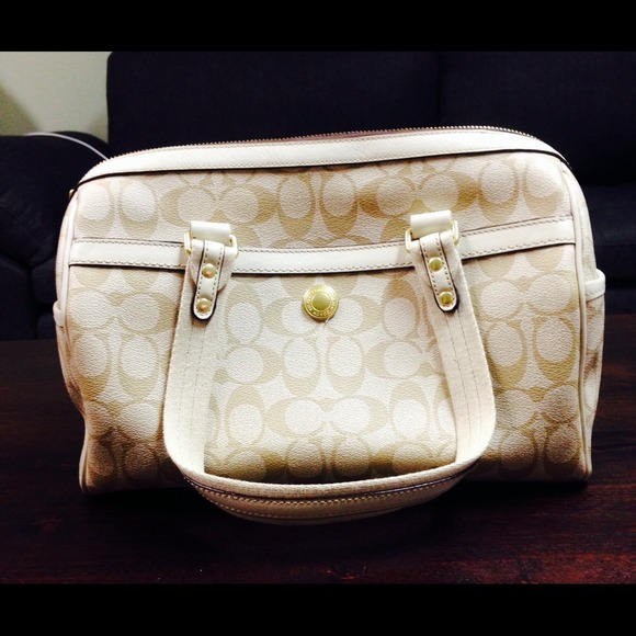 Coach purse! 💓 - Picture 2 of 3