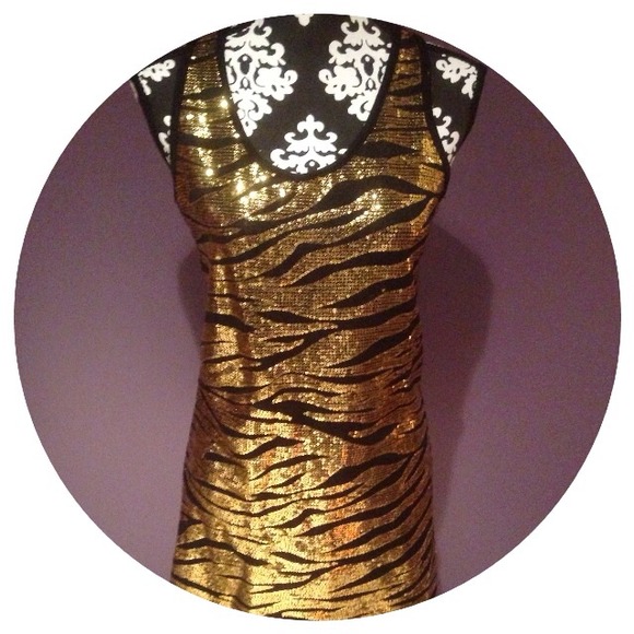 Gorgeous Gold Sequin Top - Picture 1 of 4
