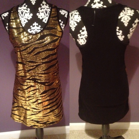 Gorgeous Gold Sequin Top - Picture 2 of 4