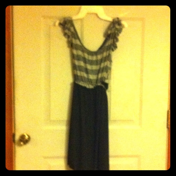Chic and beautiful dress!