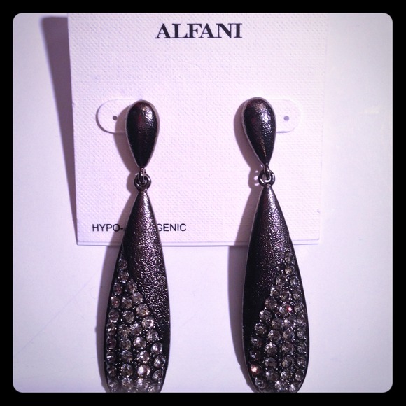 ✨Alfani Earrings✨