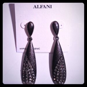 ✨Alfani Earrings✨