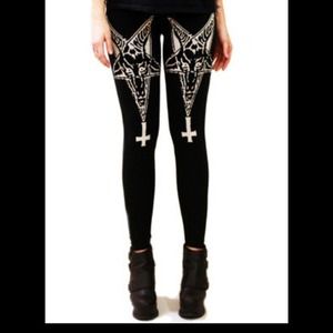 Actual Pain Sixth Seal leggings size Medium