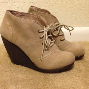 Winter wedge bootie