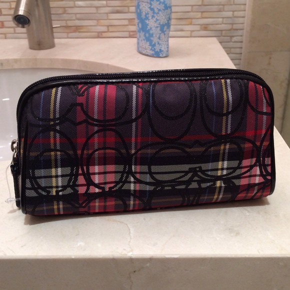 Coach makeup bag ✳️reduced✳️
