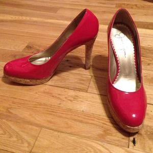 Red Jessica Simpson Pumps 👠