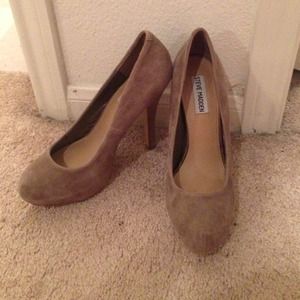 Steve Madden Traisie Pump Taupe Suede
