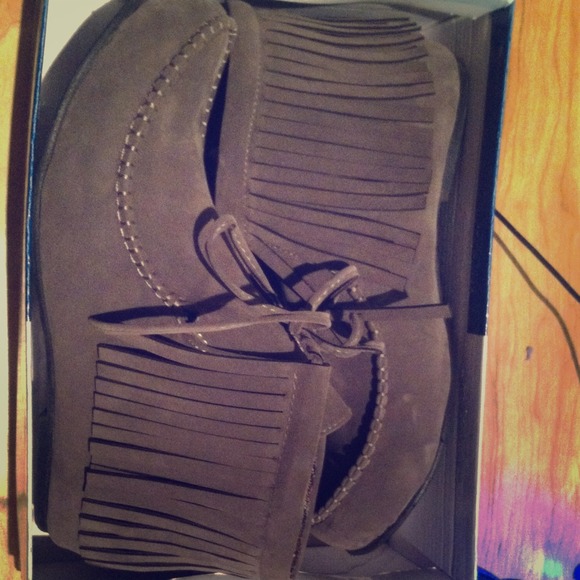 Just taking up closet space, only wore once - Picture 1 of 3