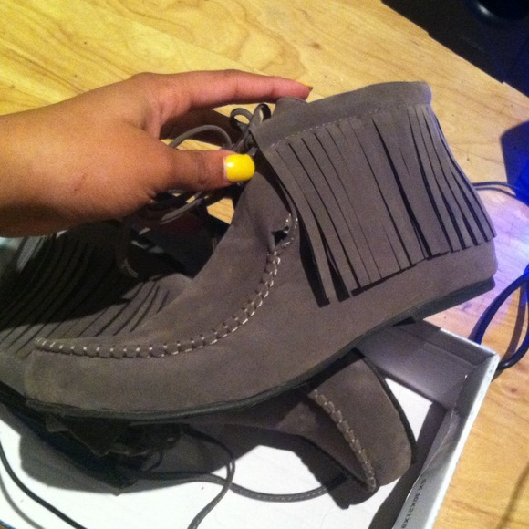 Just taking up closet space, only wore once - Picture 2 of 3