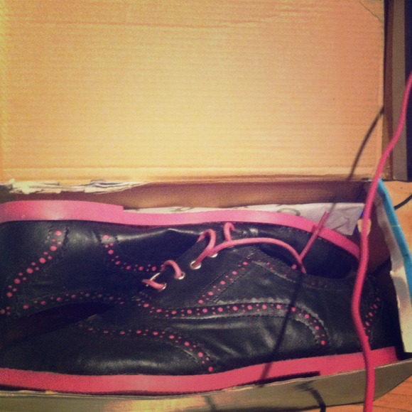 Never worn don't like anymore - Picture 1 of 2