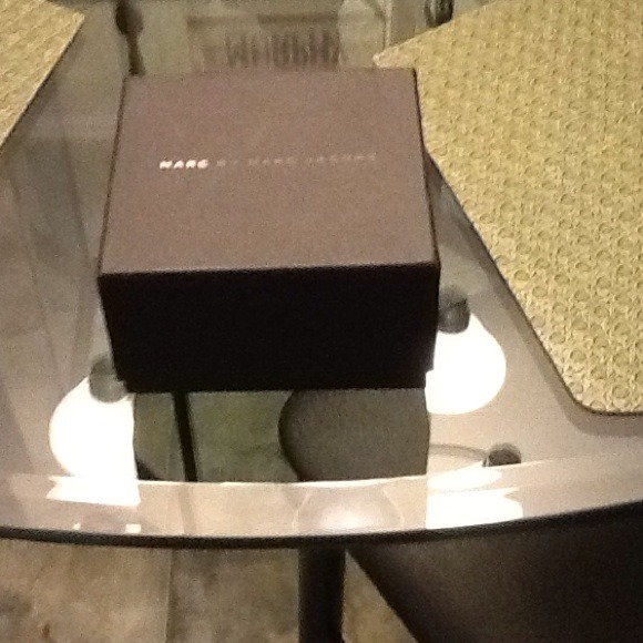 Box - Picture 3 of 3