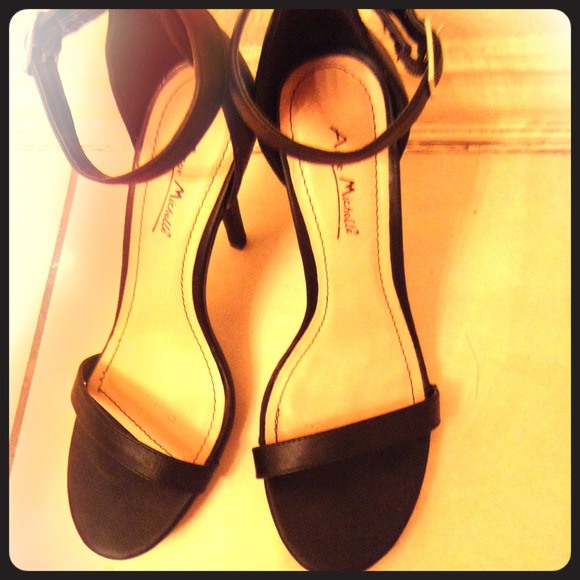 Anne Michelle open toed heels