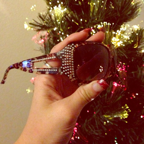 Cheetah print and rhinestone sun glasses