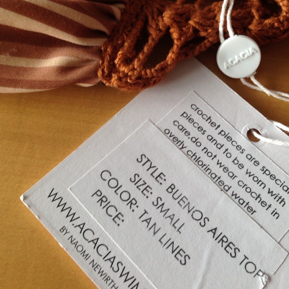 Buenos Aires top. Acacia. Tan lines. - Picture 2 of 3