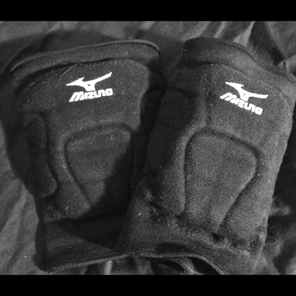 Mizuno volleyball knee pads- black