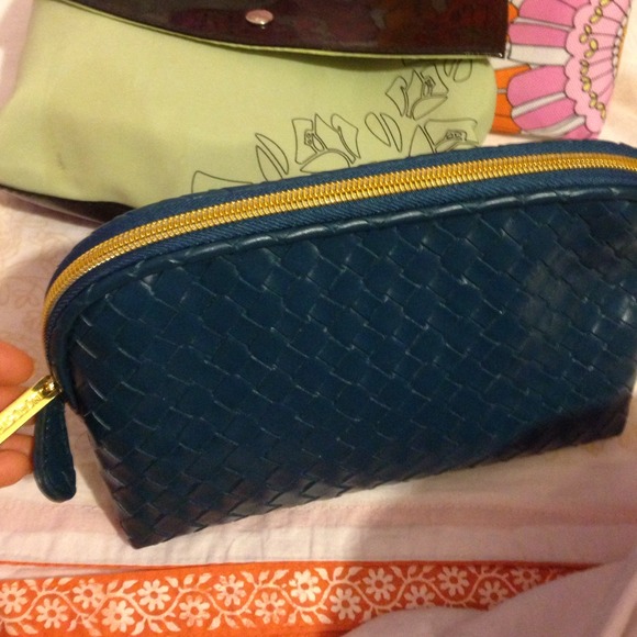 Chose your beauty bag - Picture 2 of 3