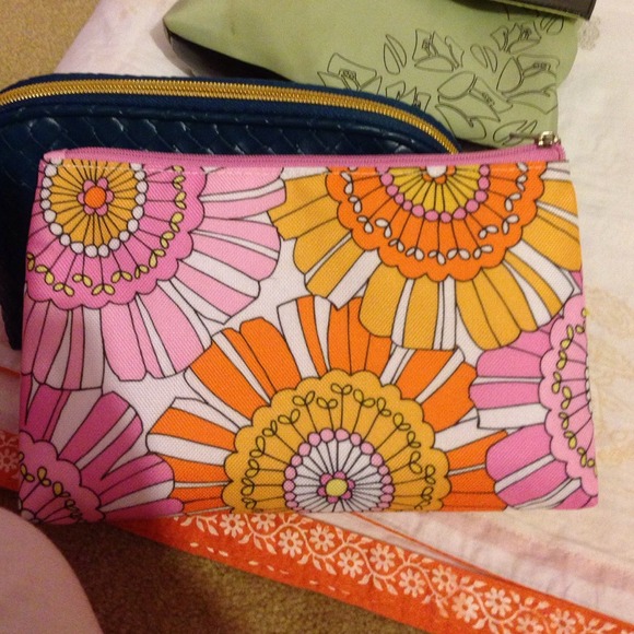 Chose your beauty bag - Picture 3 of 3