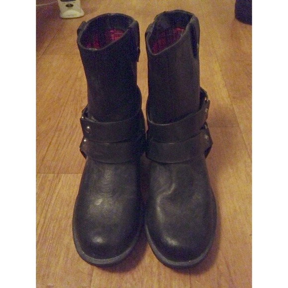 Black boots