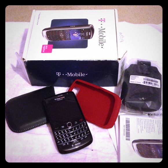 Sold Brane new blackberry Bold - Picture 1 of 4