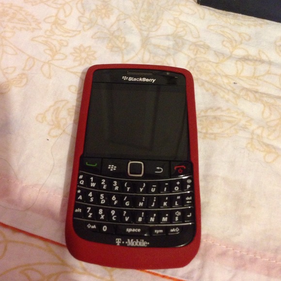 Sold Brane new blackberry Bold - Picture 2 of 4