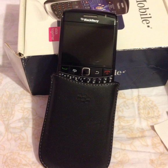 Sold Brane new blackberry Bold - Picture 3 of 4