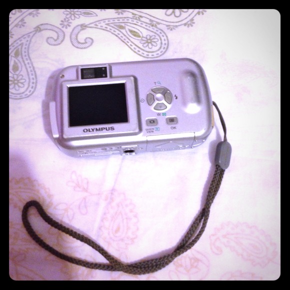 Olympus digital camera - Picture 1 of 4