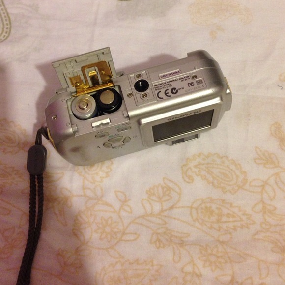 Olympus digital camera - Picture 3 of 4