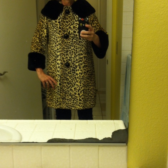 Reduced $100 Natalie Green vintage leopard coat - Picture 4 of 4
