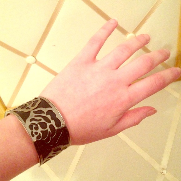 Floral bracelet