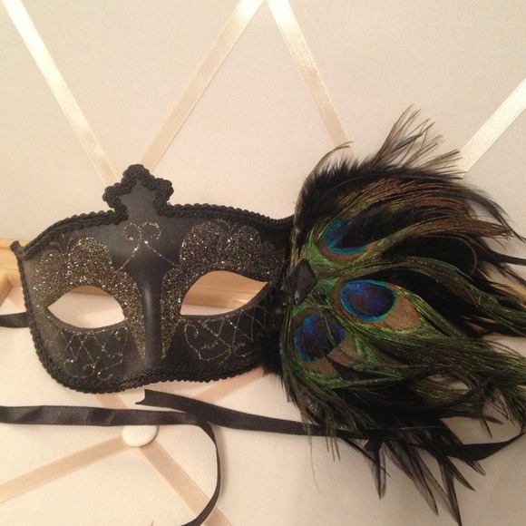 Masquerade bundle - Picture 2 of 3