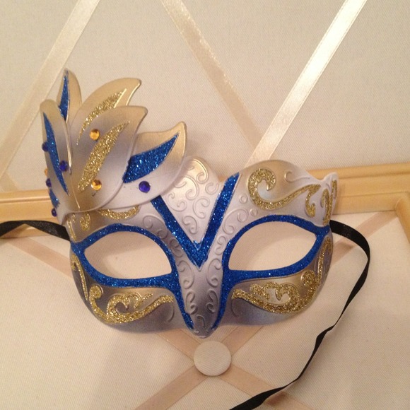 Masquerade bundle - Picture 3 of 3