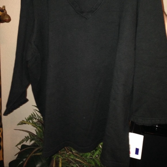 Sweater - Picture 3 of 4