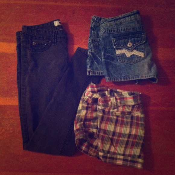 Black skinny jeans & shorts