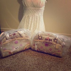 ‼️💯‼️ #2 authentic coach Peyton satchel