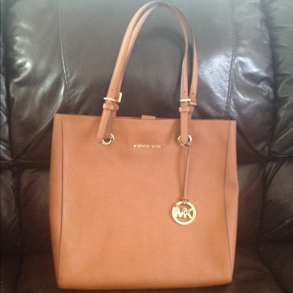 Michael kors Jet set tote 100% Auth 🚨SOLD🚨