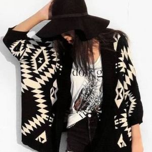 ❌Sold bundle for kat❌Aztec Cardigan M